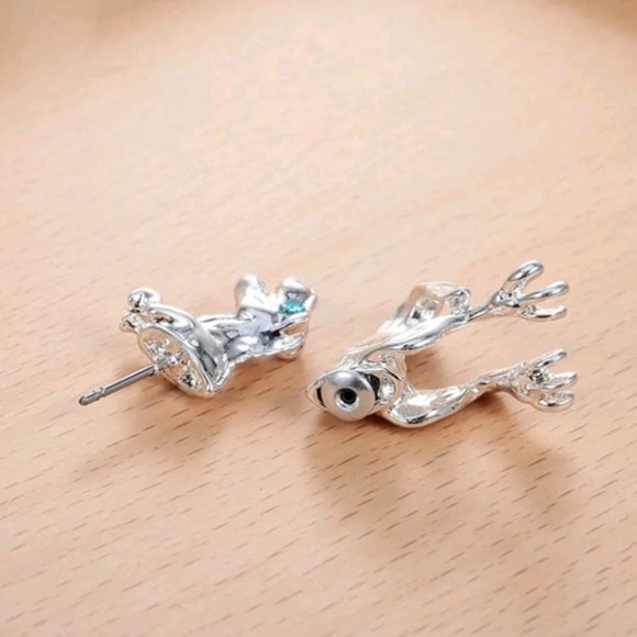 NWT Golden T-rex Dinosaur Post Pierced Earrings Head Arms Front  Tail Legs Back - Picture 5 of 7